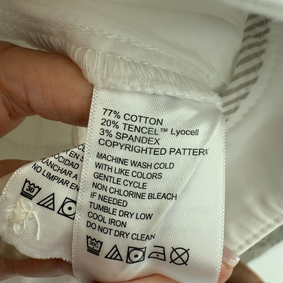 Tommy Bahama Boracay® Tropical Toss Embroidered 5-Inch Shorts.  Size 6 - Picture 9 of 9